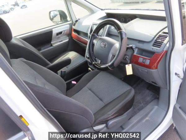 Used 2007 AT toyota noah ZRR70W Image[11]