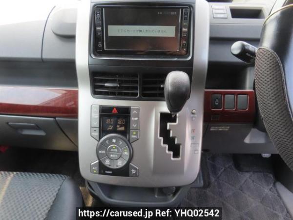 Used 2007 AT toyota noah ZRR70W Image[19]