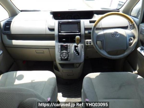 Used 2009 AT toyota noah ZRR70W Image[16]