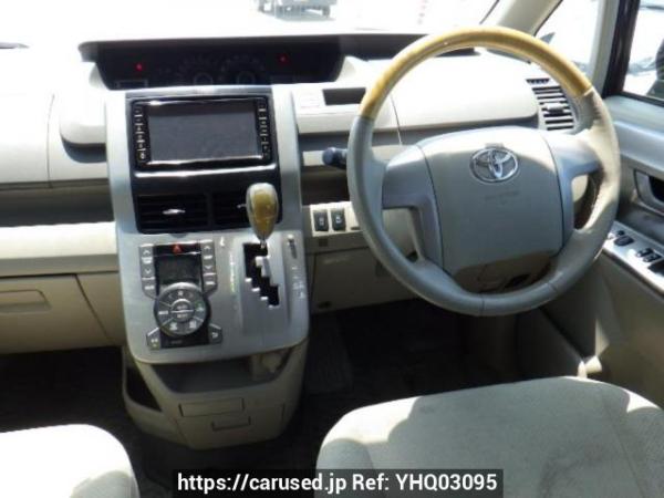 Used 2009 AT toyota noah ZRR70W Image[18]