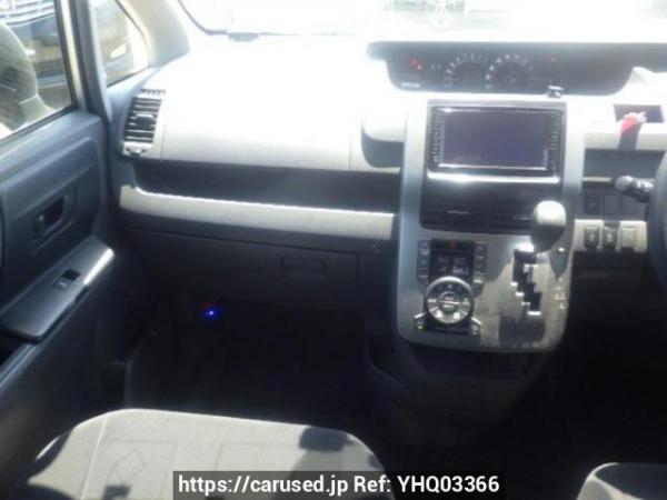 Used 2010 AT toyota noah ZRR70G Image[17]