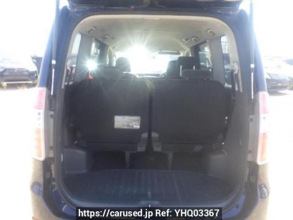 Used 2007 AT toyota noah ZRR70G Image[8]