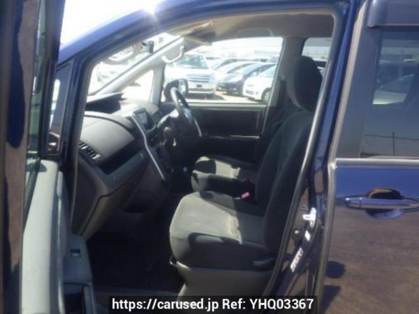 Used 2007 AT toyota noah ZRR70G Image[12]