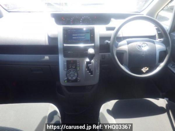 Used 2007 AT toyota noah ZRR70G Image[16]