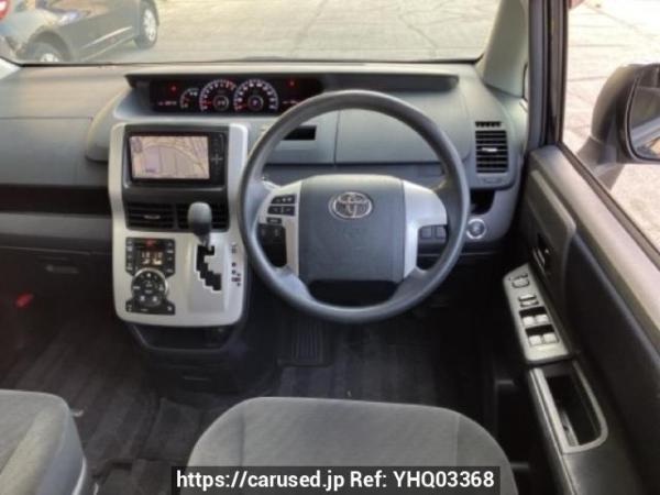 Used 2010 AT toyota noah ZRR70G Image[18]
