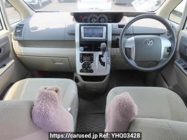 Used 2013 AT toyota noah ZRR70G Image[17]