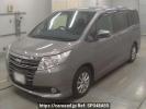 Toyota Noah ZWR80G