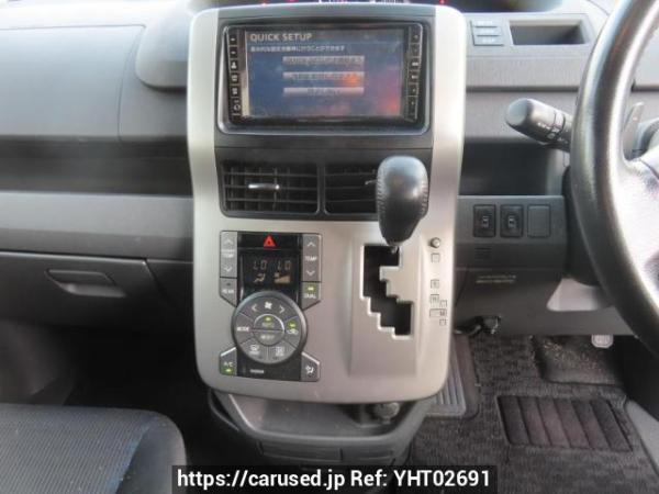 Used 2009 AT toyota voxy ZRR70W Image[19]