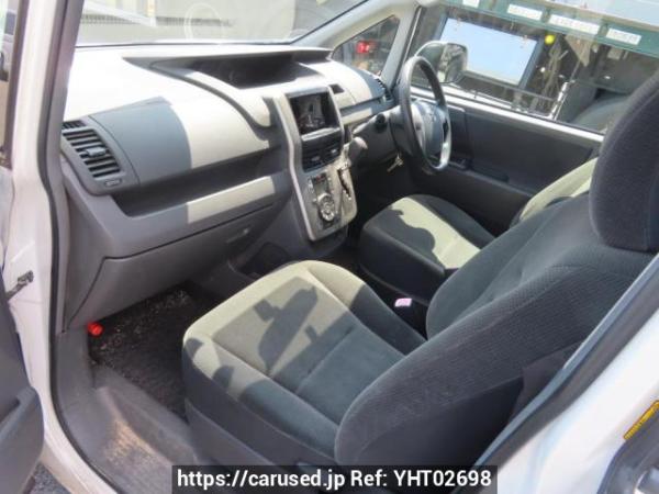 Used 2007 AT toyota voxy ZRR70G Image[14]