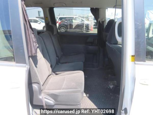 Used 2007 AT toyota voxy ZRR70G Image[16]