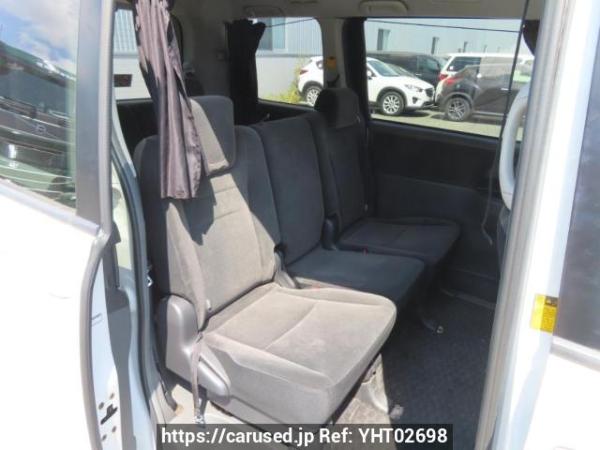 Used 2007 AT toyota voxy ZRR70G Image[17]