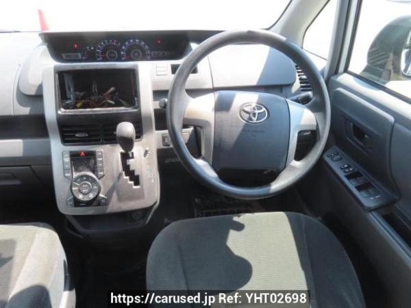 Used 2007 AT toyota voxy ZRR70G Image[24]