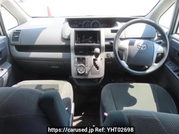 Used 2007 AT toyota voxy ZRR70G Image[25]