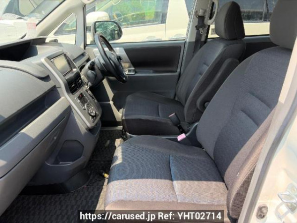 Used 2010 AT toyota voxy ZRR70W Image[10]