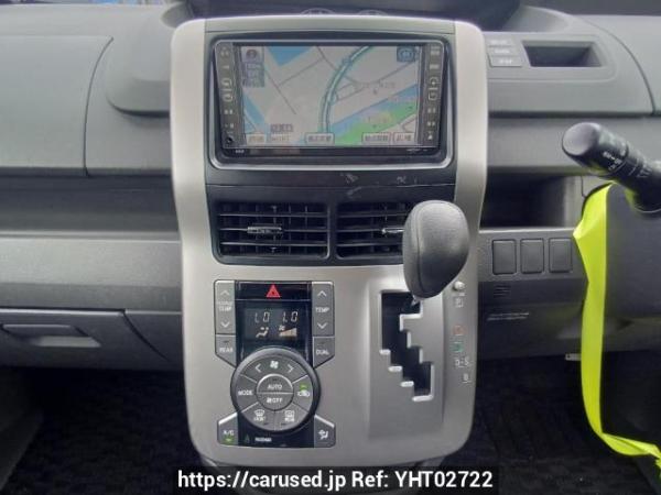 Used 2007 AT toyota voxy ZRR70G Image[19]