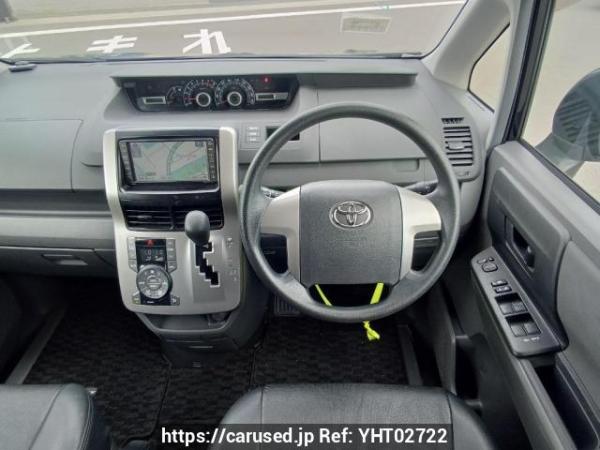 Used 2007 AT toyota voxy ZRR70G Image[20]