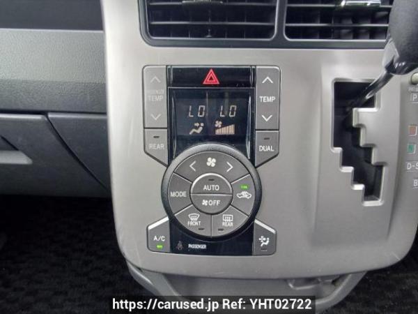 Used 2007 AT toyota voxy ZRR70G Image[22]