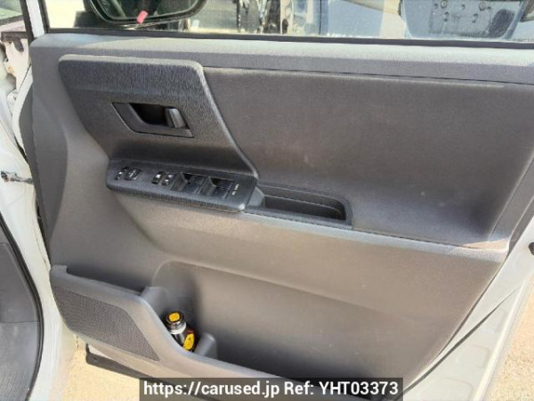 Used 2007 AT toyota voxy ZRR70G Image[14]