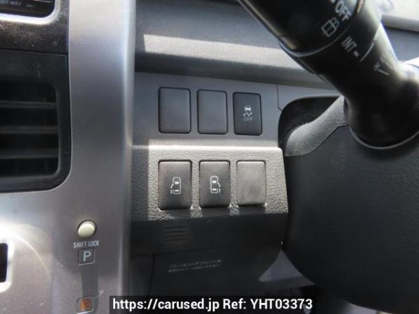 Used 2007 AT toyota voxy ZRR70G Image[32]
