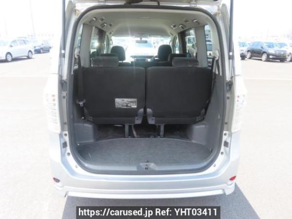 Used 2007 AT toyota noah ZRR70G Image[8]
