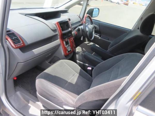 Used 2007 AT toyota noah ZRR70G Image[14]