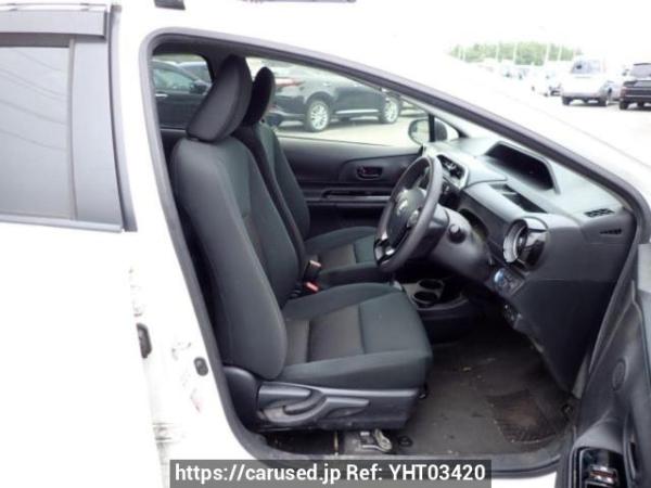 Used 2018 AT toyota aqua NHP10 Image[12]