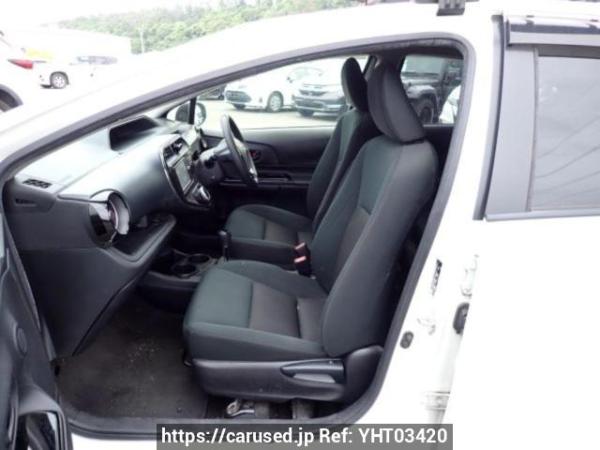 Used 2018 AT toyota aqua NHP10 Image[13]