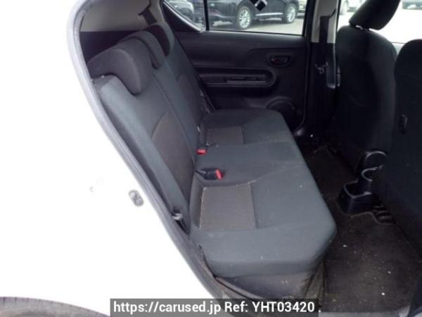 Used 2018 AT toyota aqua NHP10 Image[14]