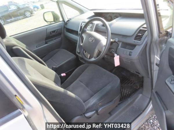 Used 2010 AT toyota noah ZRR70G Image[11]