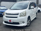 Toyota Noah DBA-ZRR70W