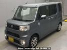Toyota Pixis Mega LA700A