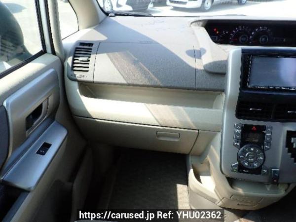 Used 2009 AT toyota noah ZRR70W Image[15]