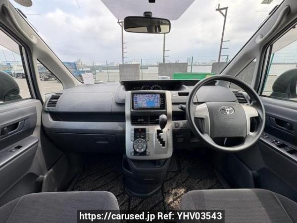 Used 2009 AT toyota noah ZRR70G Image[17]