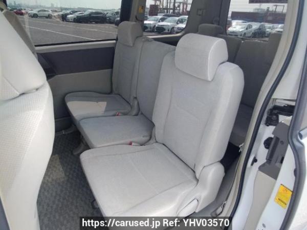 Used 2009 AT toyota noah ZRR70G Image[15]