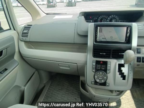 Used 2009 AT toyota noah ZRR70G Image[19]