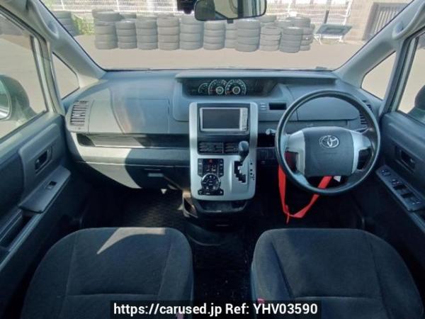 Used 2010 AT toyota noah ZRR70G Image[17]