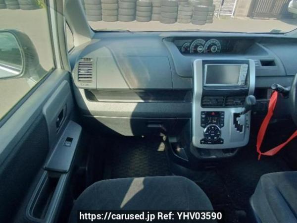 Used 2010 AT toyota noah ZRR70G Image[18]