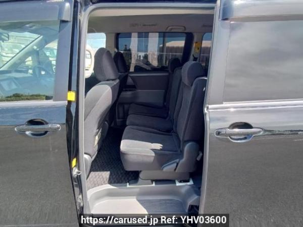 Used 2009 AT toyota voxy ZRR75G Image[15]