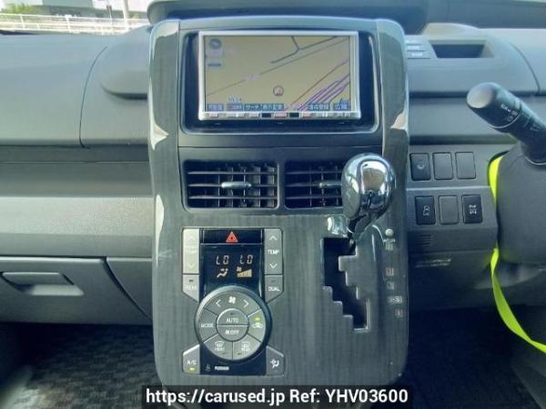 Used 2009 AT toyota voxy ZRR75G Image[19]