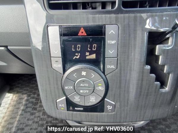 Used 2009 AT toyota voxy ZRR75G Image[22]