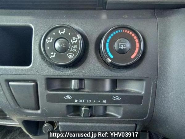 Used 2006 AT toyota regiusace-van KDH200V Image[20]