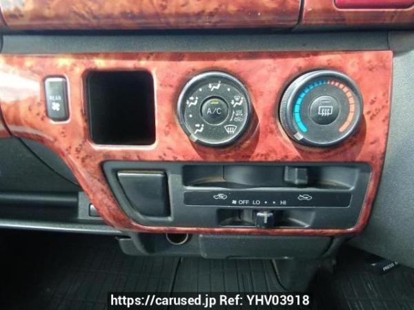 Used 2005 AT toyota regiusace-van KDH200V Image[22]