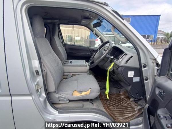 Used 2005 AT toyota regiusace-van KDH205V Image[12]