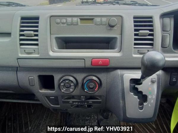 Used 2005 AT toyota regiusace-van KDH205V Image[18]