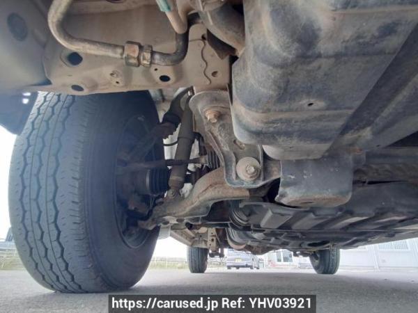 Used 2005 AT toyota regiusace-van KDH205V Image[30]