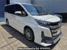 Toyota Noah ZWR80W