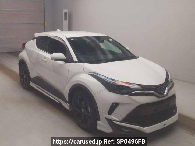 Buy Used 2023 Toyota C-HR ZYX11 (SP0496FB) - Carused.jp