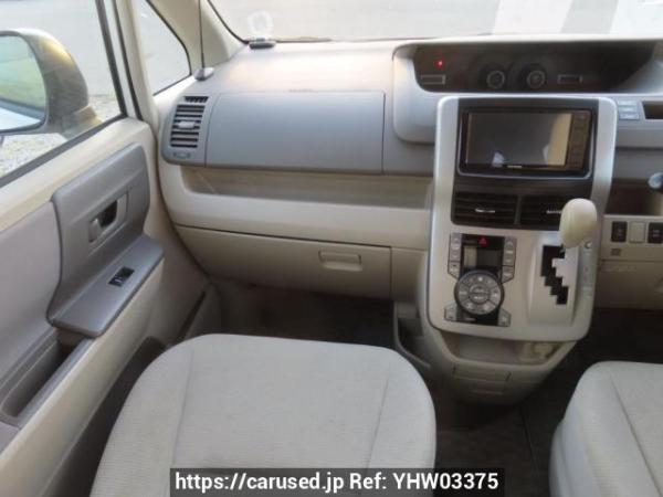 Used 2007 AT toyota noah ZRR75G Image[18]