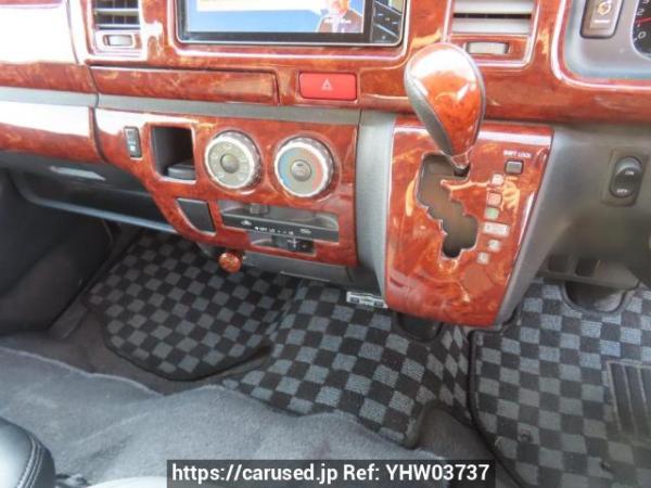 Used 2005 AT toyota regiusace-van TRH200V Image[29]