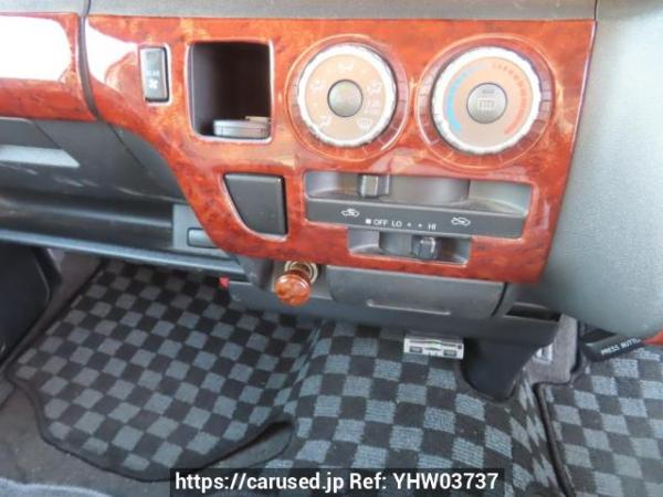Used 2005 AT toyota regiusace-van TRH200V Image[30]
